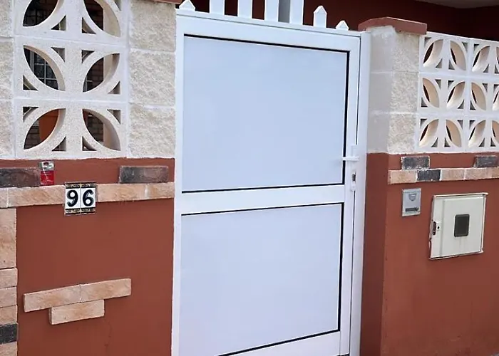 בית נופש Lucia *